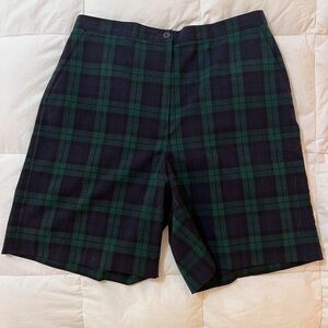 E P PRO GOLF SHORTS BLACK WATCH PLAID Size 10 Green/Black Women’s Shorts